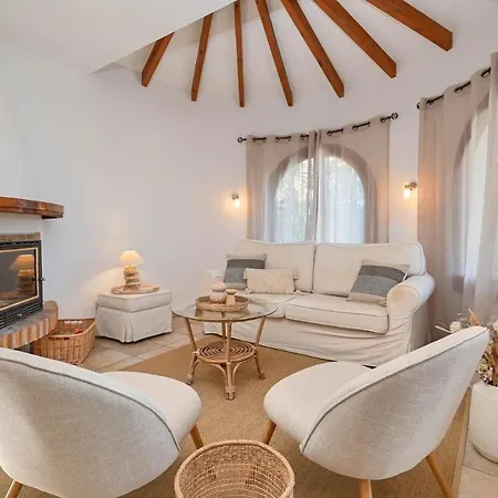 Casa vacanze Casa Lavina With Heated Pool *